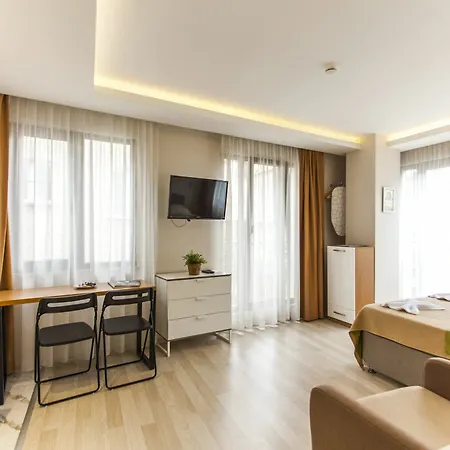 Holas Apartment *